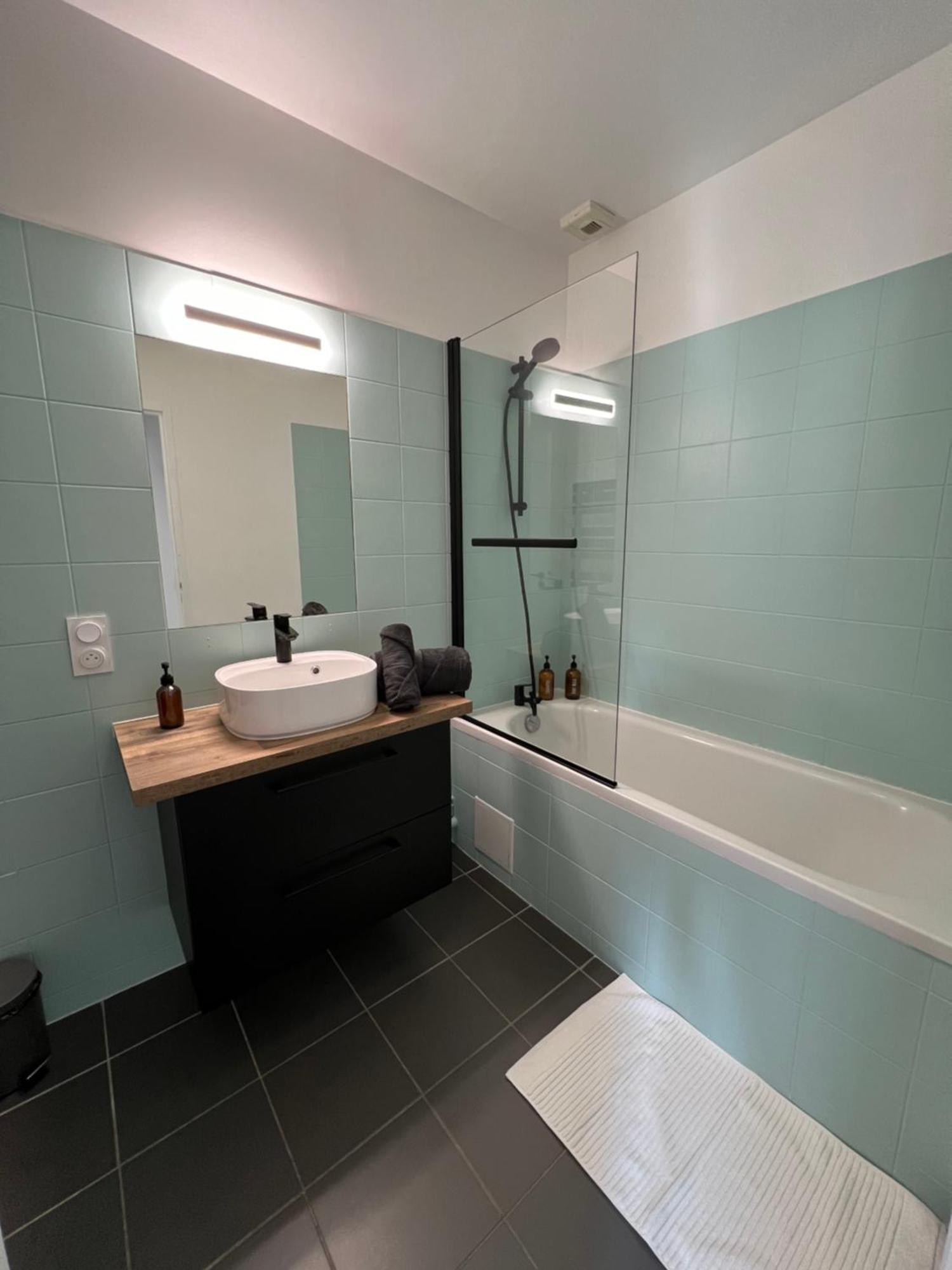 Apartamento Hyper Centre A 80M Du Vieux Marche, T2 Calme Vue Sur Les Toits Rue Du Minage La Rochelle  Exterior foto
